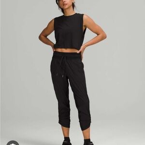 lululemon athletica Black Cropped Jogger Capris
